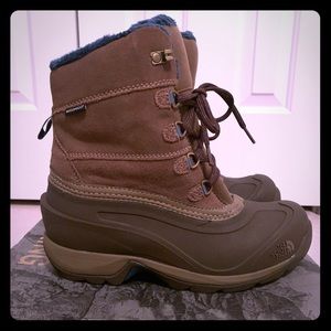 NWT - North Face Women’s Chilkat III Boots